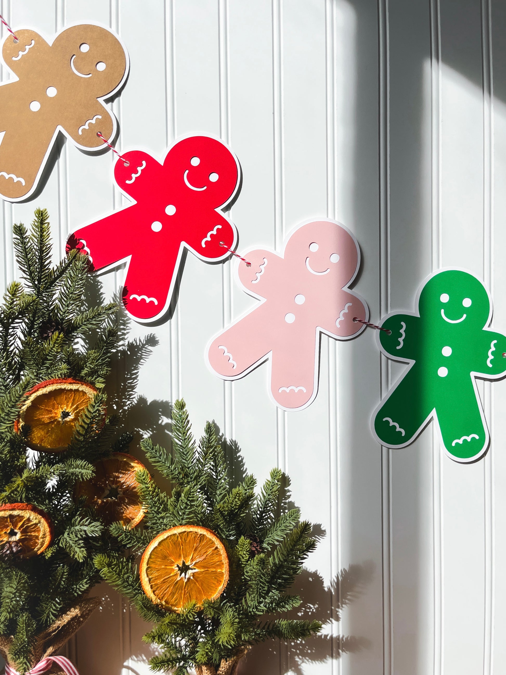 Gingerbread Man Paper Banner, Multicolor