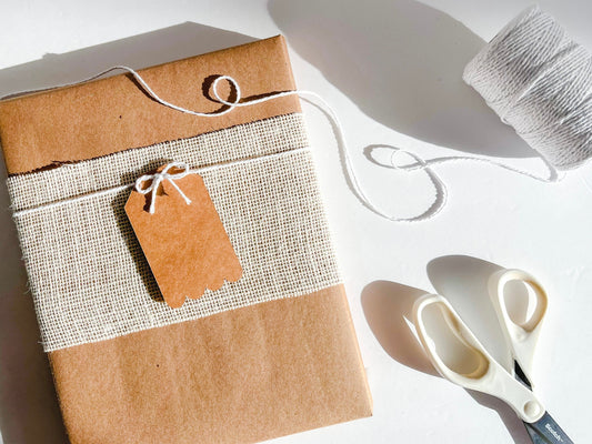 Kraft Paper Gift Tags with Scalloped Edge, Set of 12